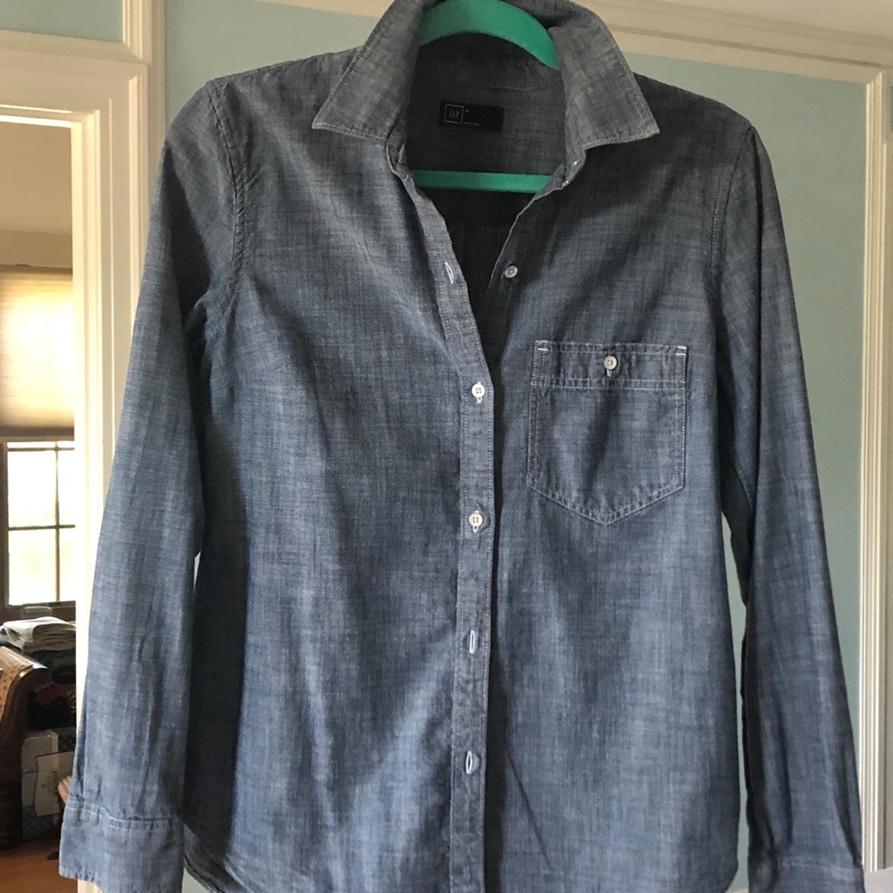 GAP Chambray button down shirt